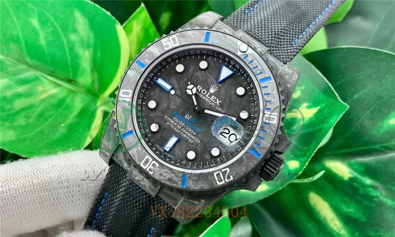 vs廠水鬼DIW改裝款對比精鋼款，老款vs廠3135機水鬼還值得入手嗎