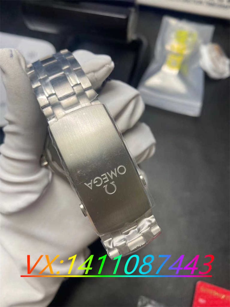 VS廠歐米茄海馬300搭配8800機芯細節(jié)揭秘