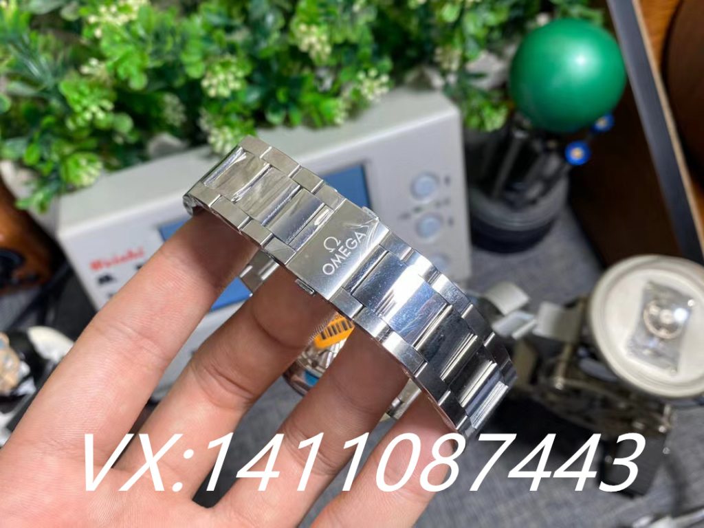 VS歐米茄海馬150搭載8900機(jī)芯還原度怎么樣？