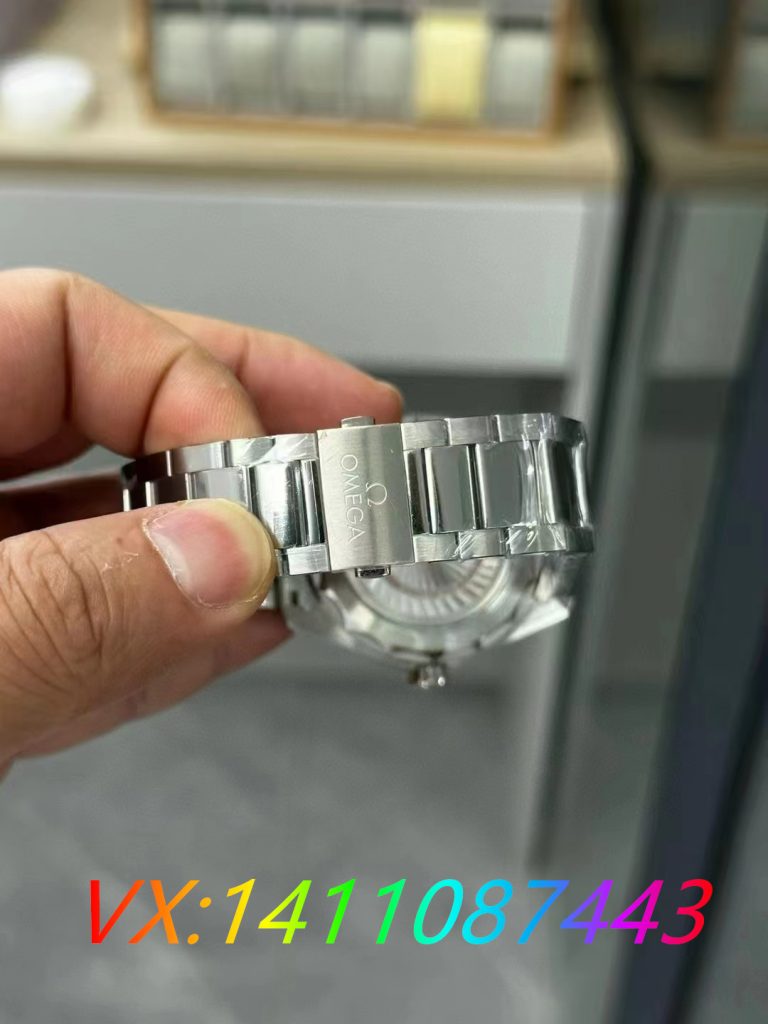 VS廠海馬150m世界時墨綠面做工怎么樣?
